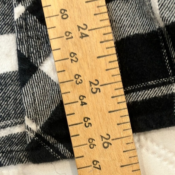 Weatherproof Vintage women’s medium (in my opinion) flannel cotton Plaid Shirt - Picture 15 of 15